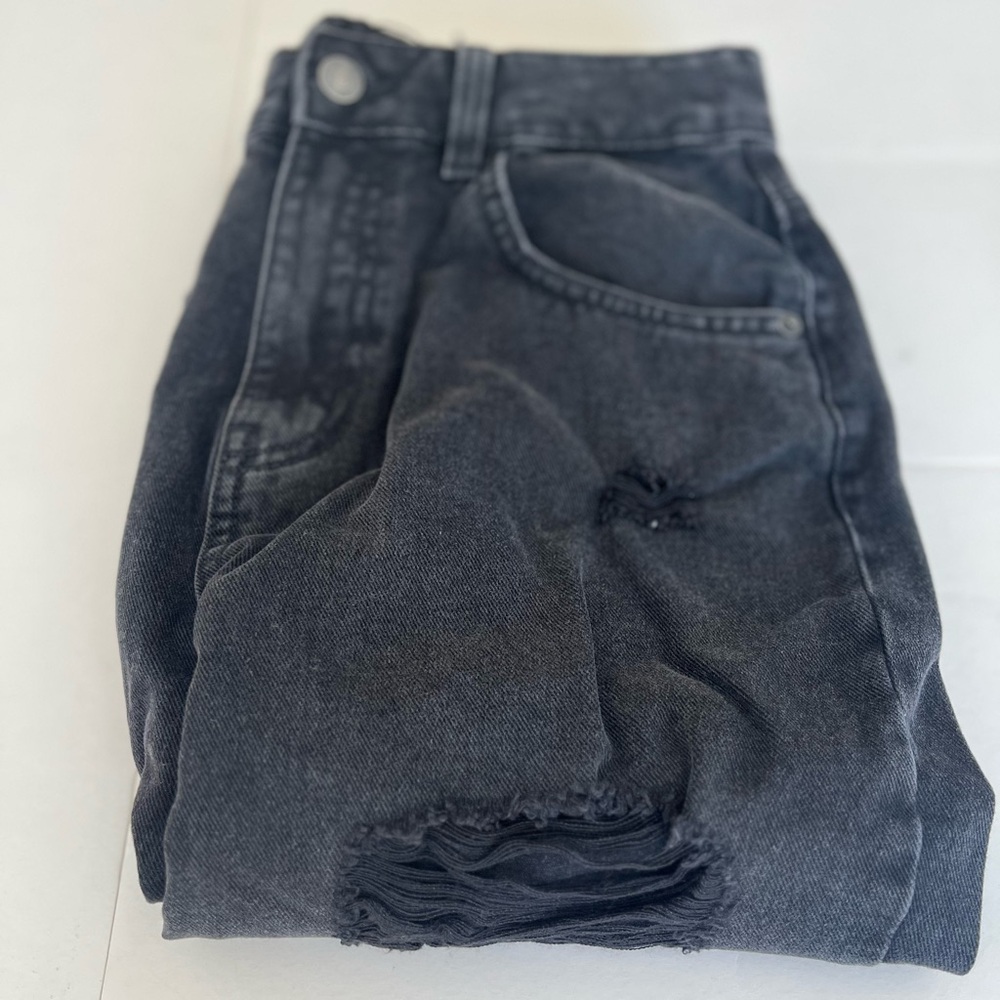 NWT PrettyLittleThing Mom Distressed Jeans Washed Black Size 4 Chic Retro